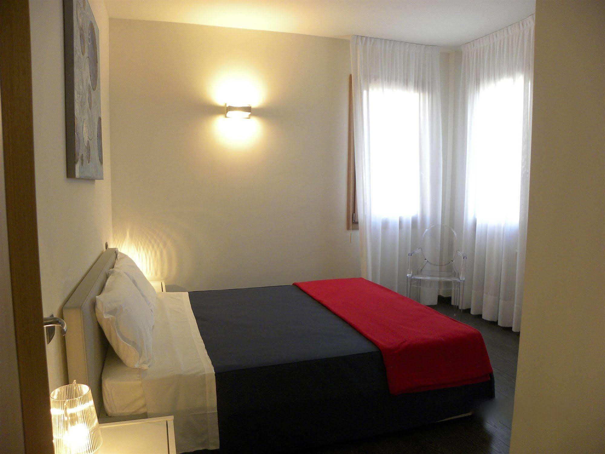 Venice Apartments Dante Mestre Eksteriør billede